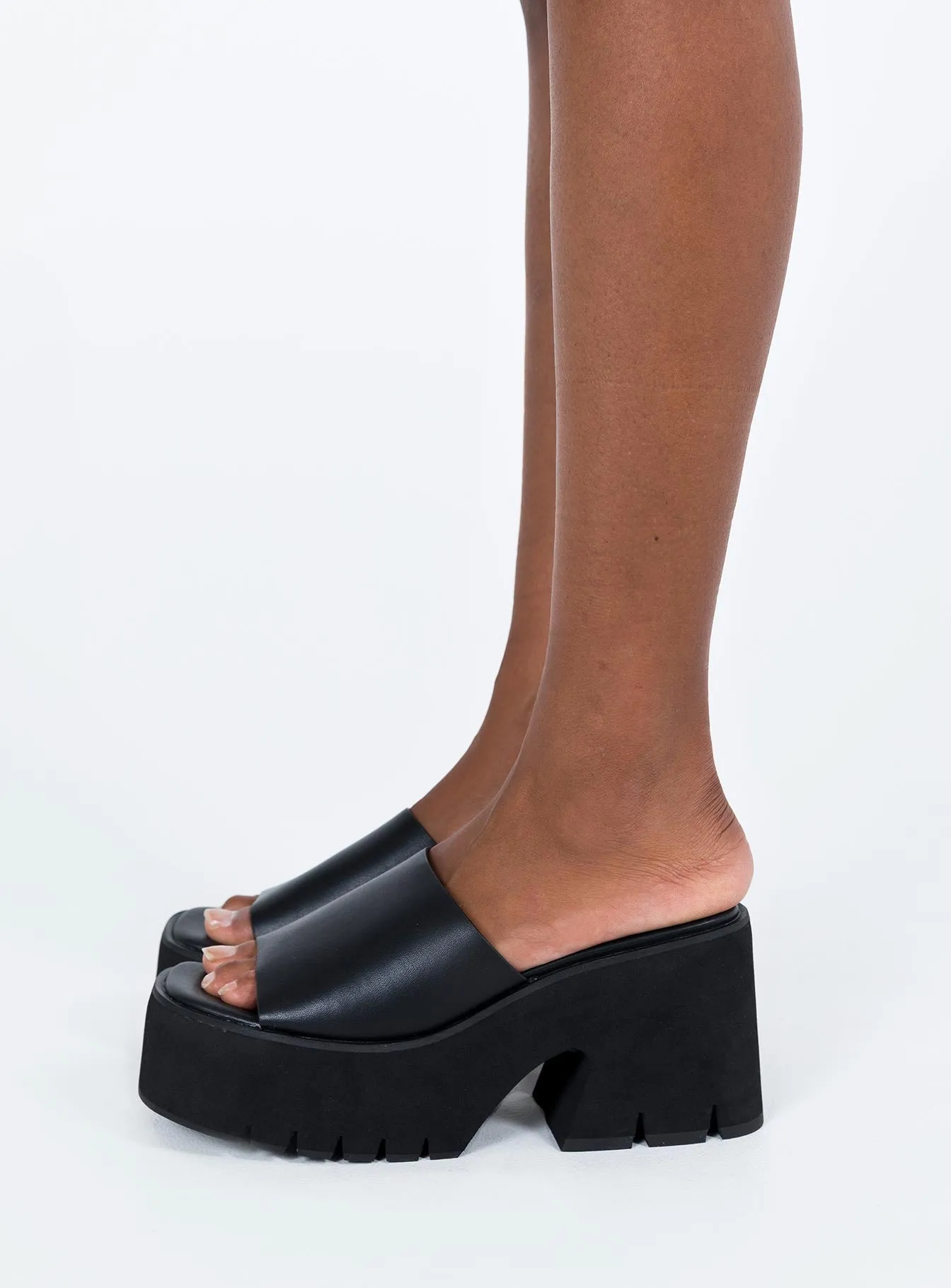 Alissen Platform Heels Black