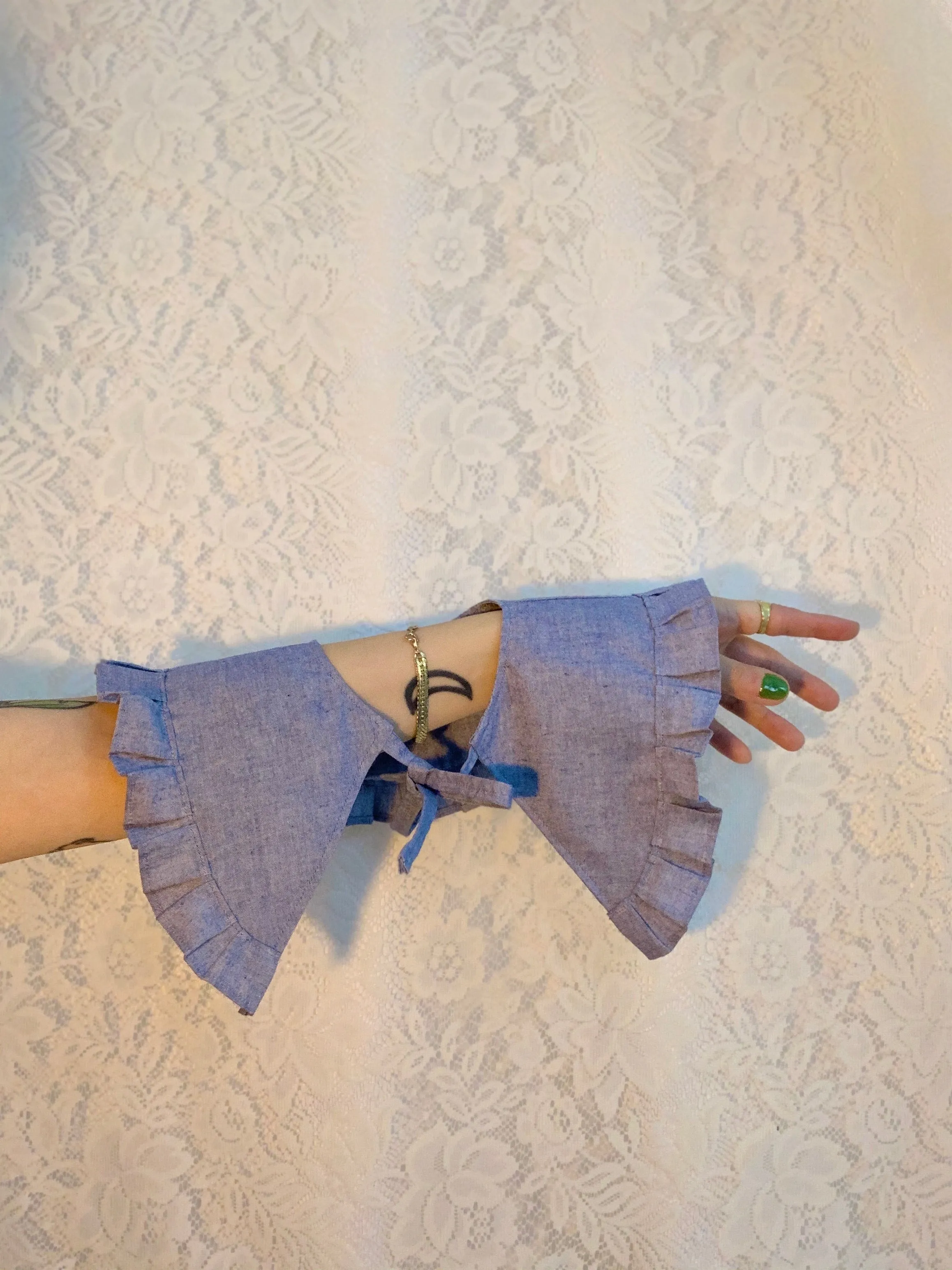 Chambray ruffle collar