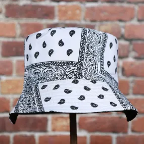 FOOT CLAN | PAISLEY BANDANA | BUCKET HAT | WHITE S/M