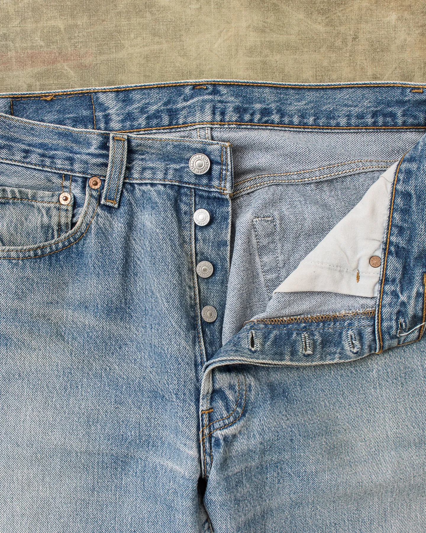 No. 21 Vintage 1990's Made in USA Levi's 501 Jeans W 32 / L 32