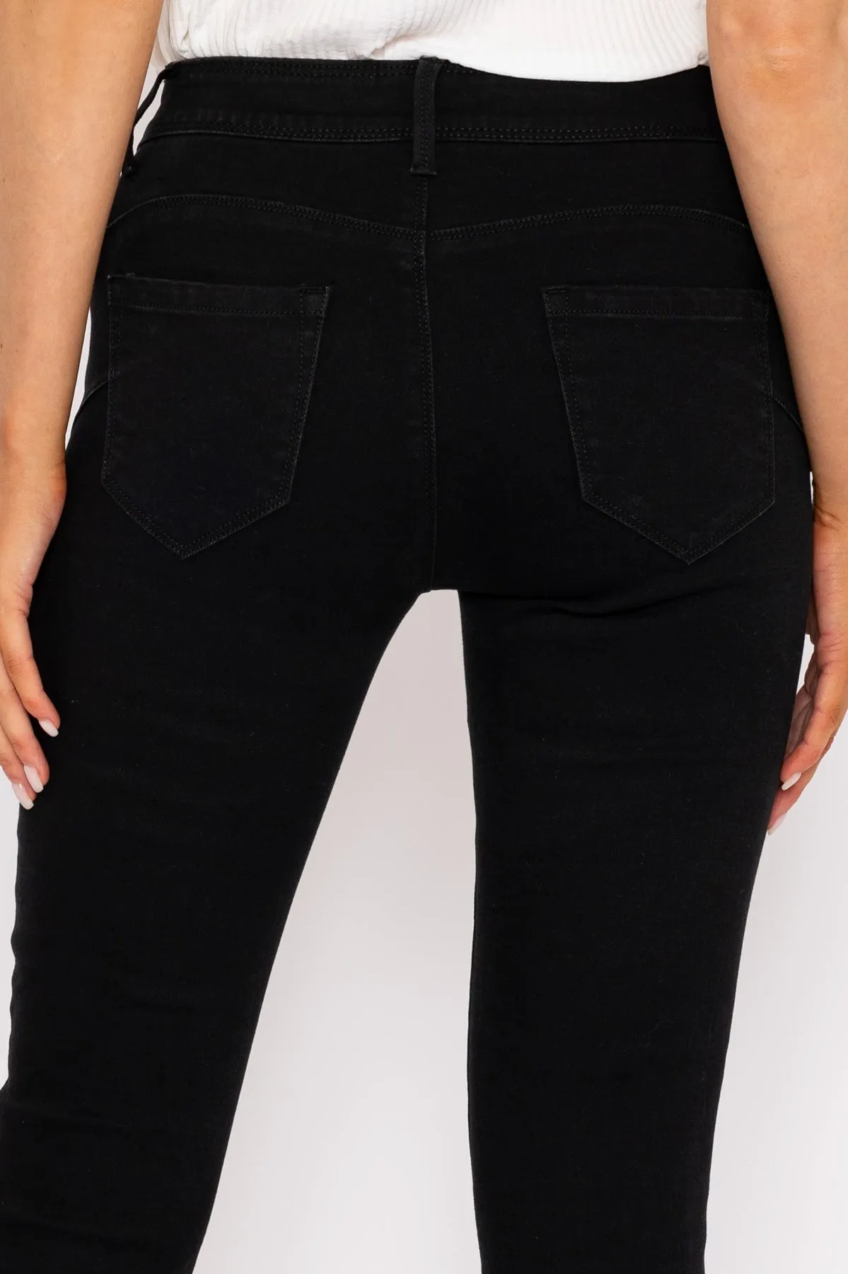 Short Zip Jeans in Black