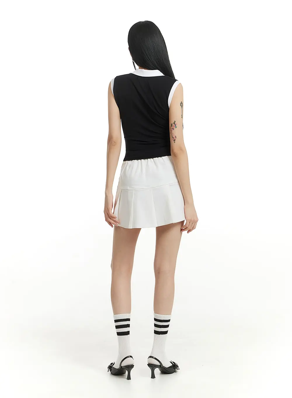 Solid Collar Sleeveless Top IM406