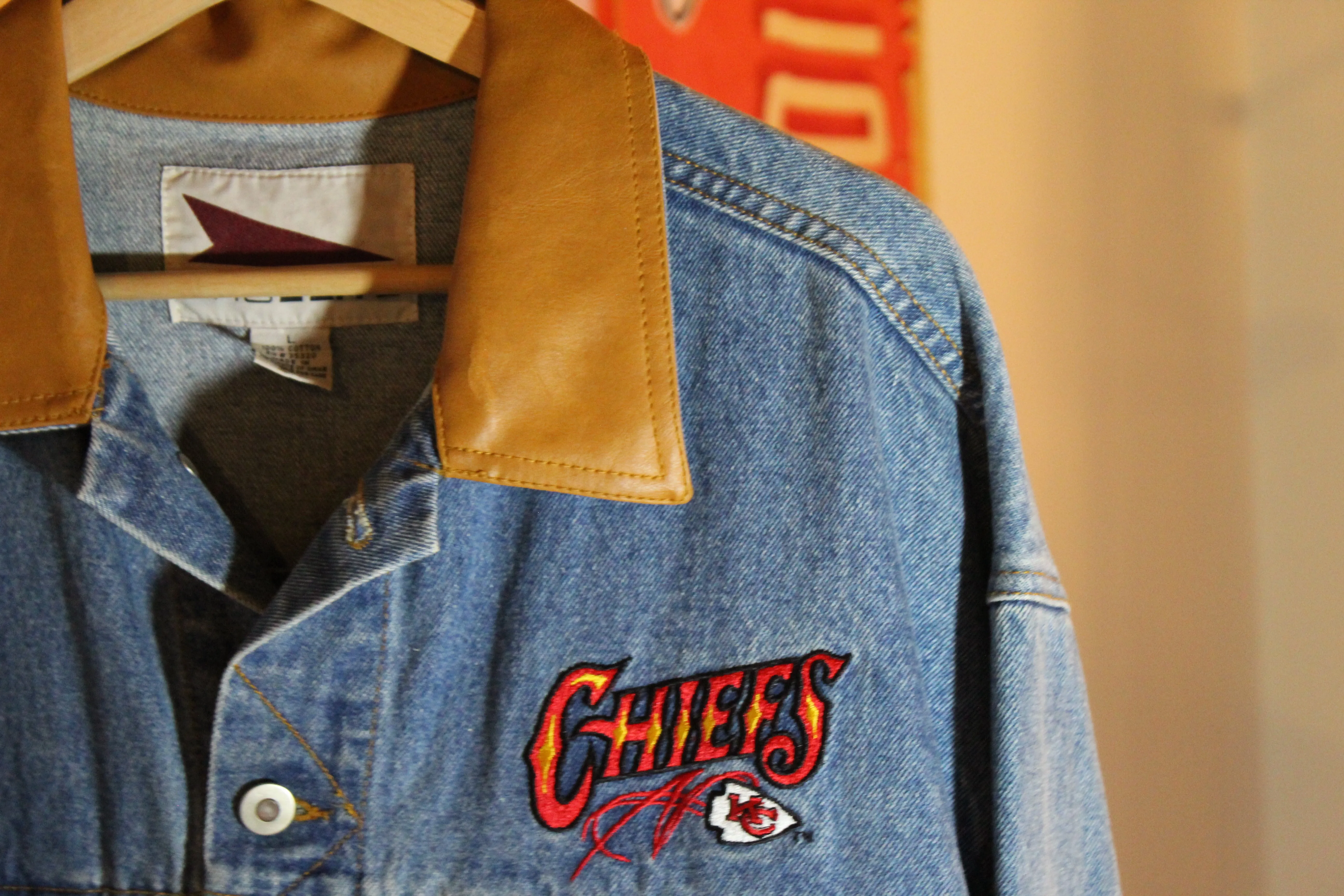 VINTAGE DENIM JACKET