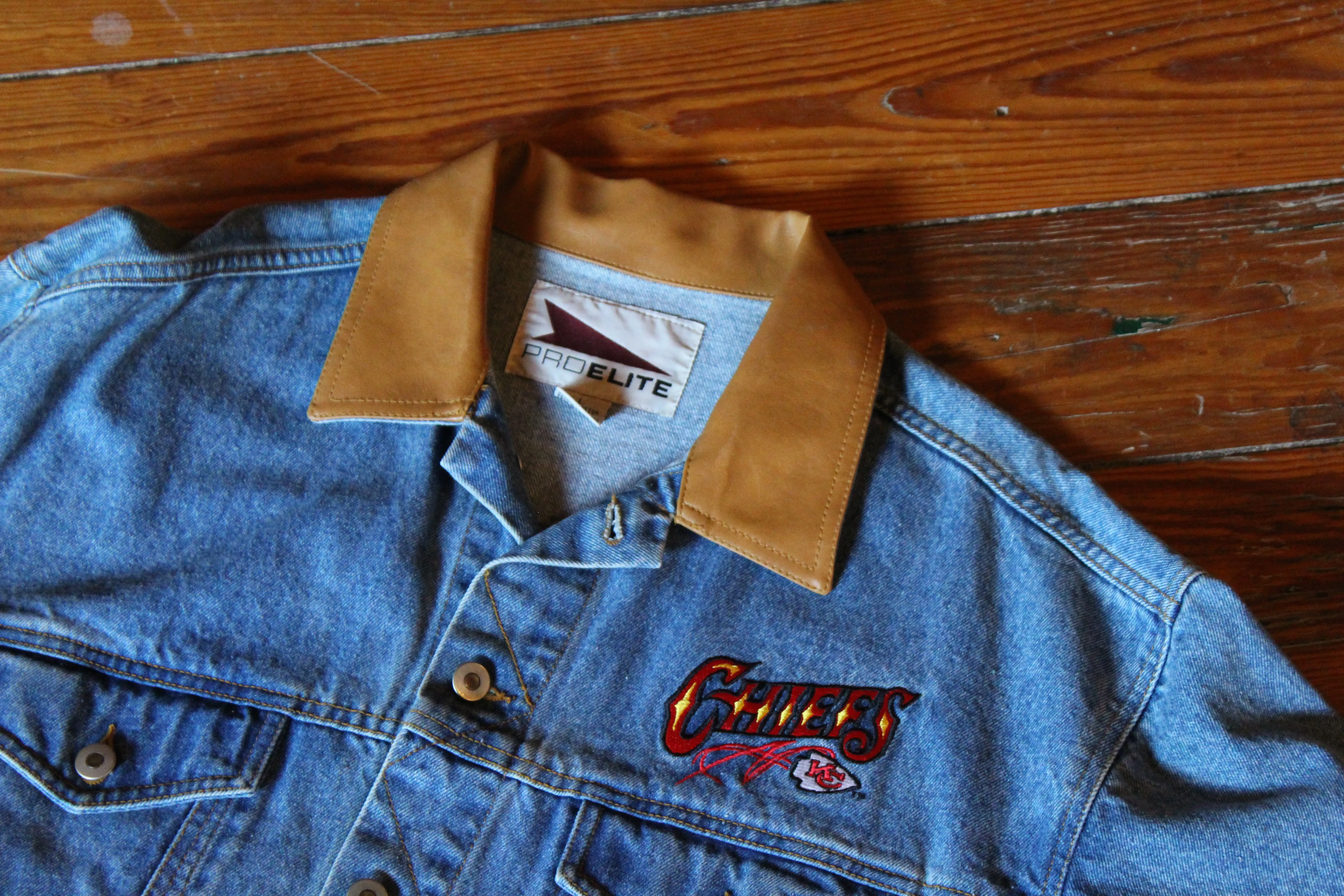 VINTAGE DENIM JACKET