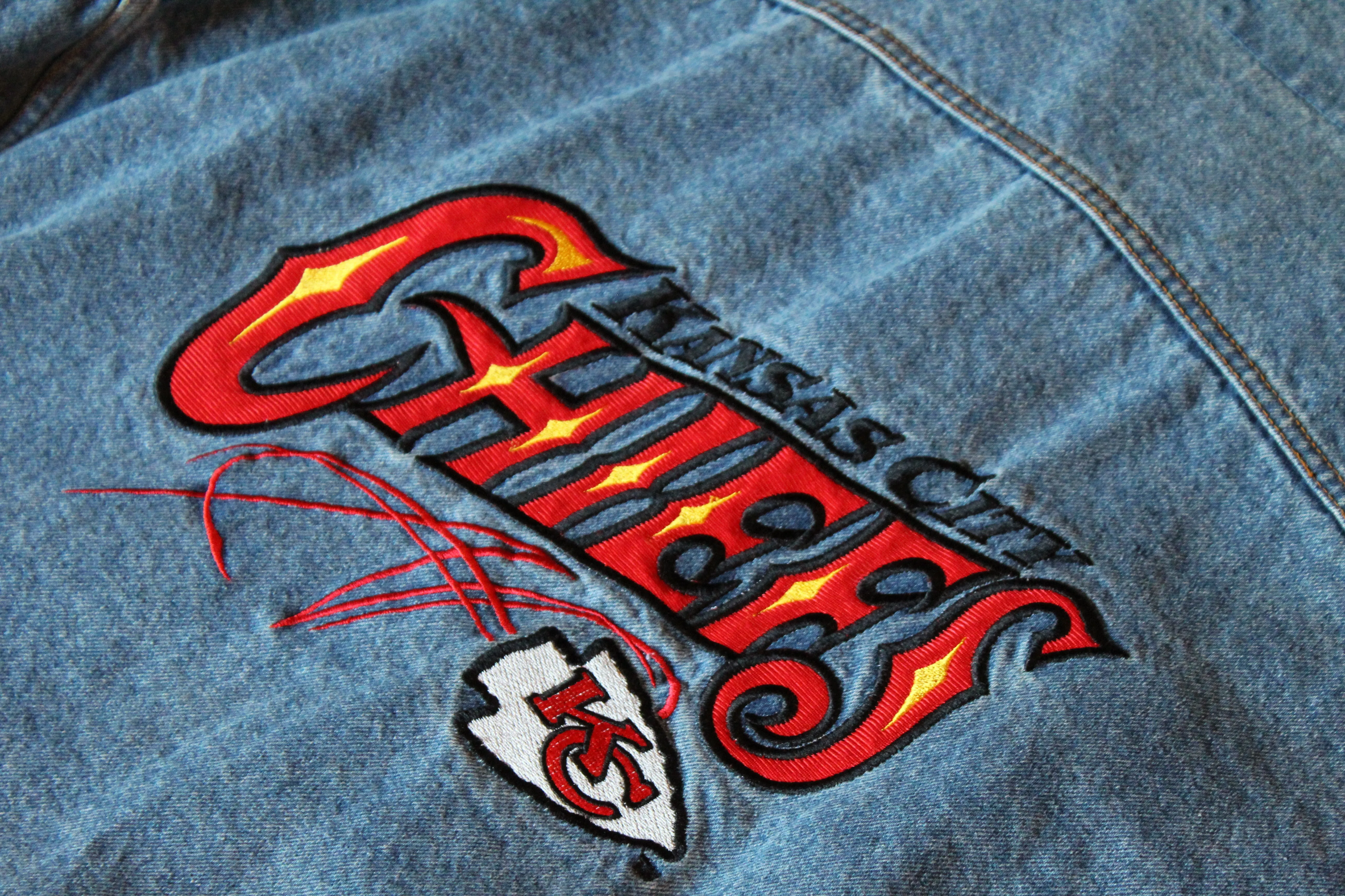 VINTAGE DENIM JACKET