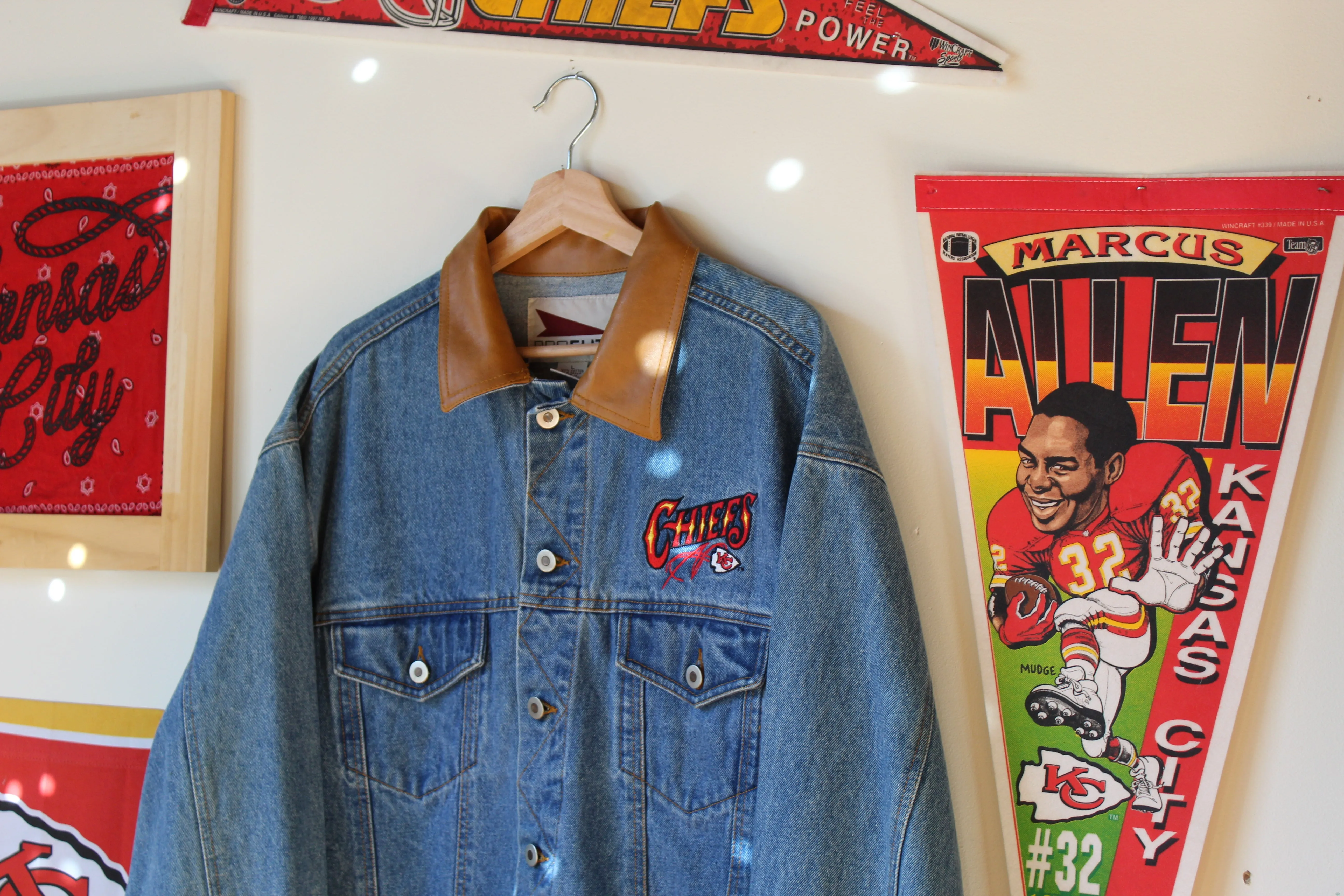 VINTAGE DENIM JACKET